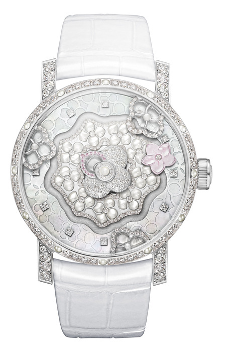 Chaumet Hortensia 繡球花系列白K金鑲鑽複雜女裝腕錶, 5,380,000元。